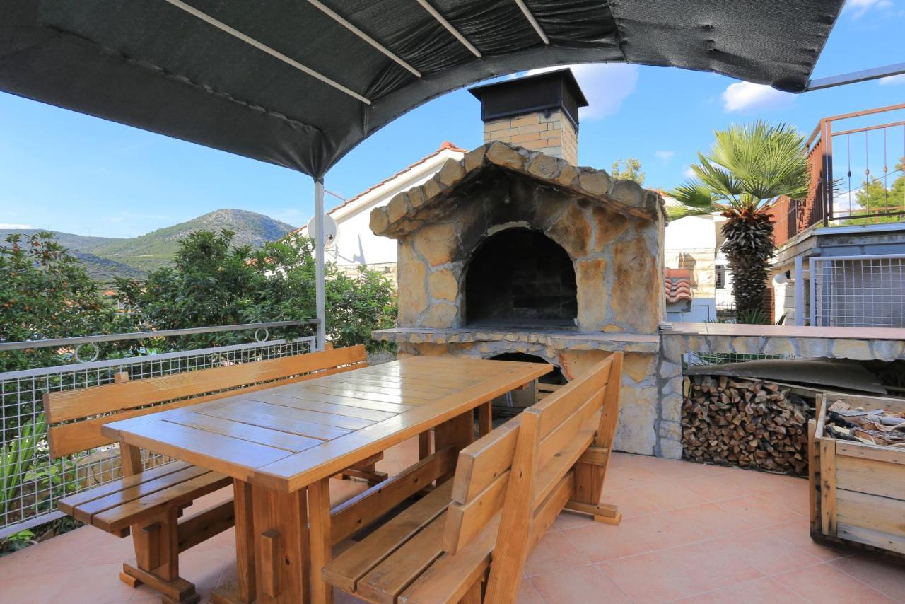 Apartments By The Sea Seget Vranjica, Trogir - 13771 Zewnętrze zdjęcie