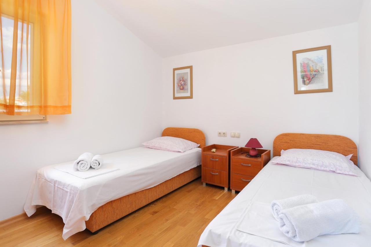 Apartments By The Sea Seget Vranjica, Trogir - 13771 Zewnętrze zdjęcie