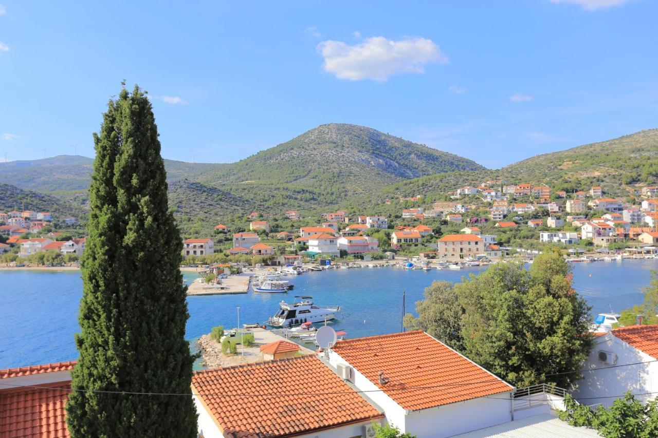 Apartments By The Sea Seget Vranjica, Trogir - 13771 Zewnętrze zdjęcie