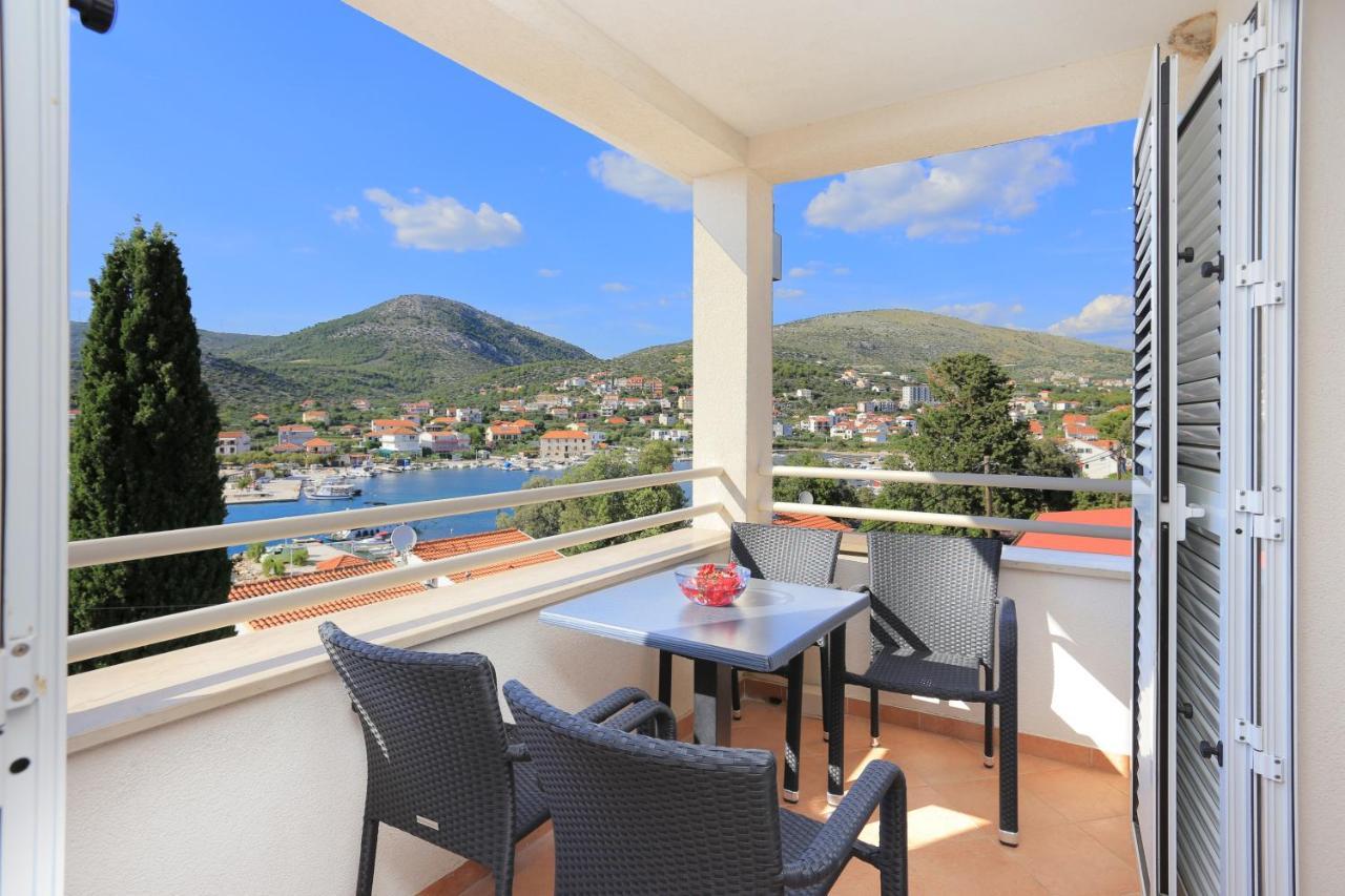 Apartments By The Sea Seget Vranjica, Trogir - 13771 Zewnętrze zdjęcie