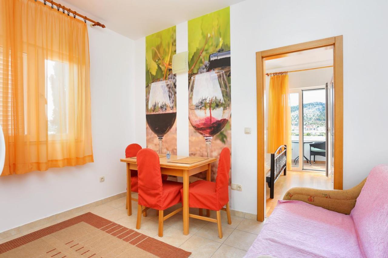 Apartments By The Sea Seget Vranjica, Trogir - 13771 Zewnętrze zdjęcie