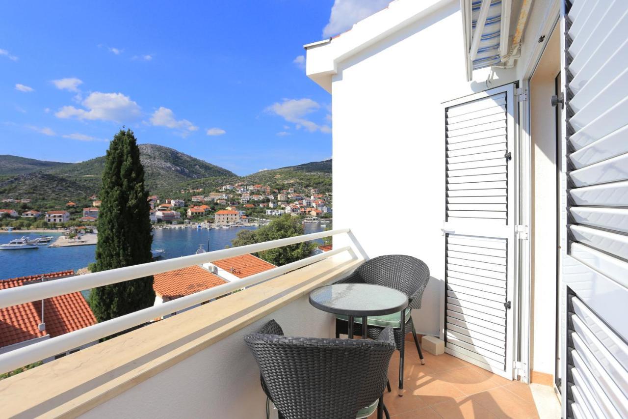 Apartments By The Sea Seget Vranjica, Trogir - 13771 Zewnętrze zdjęcie