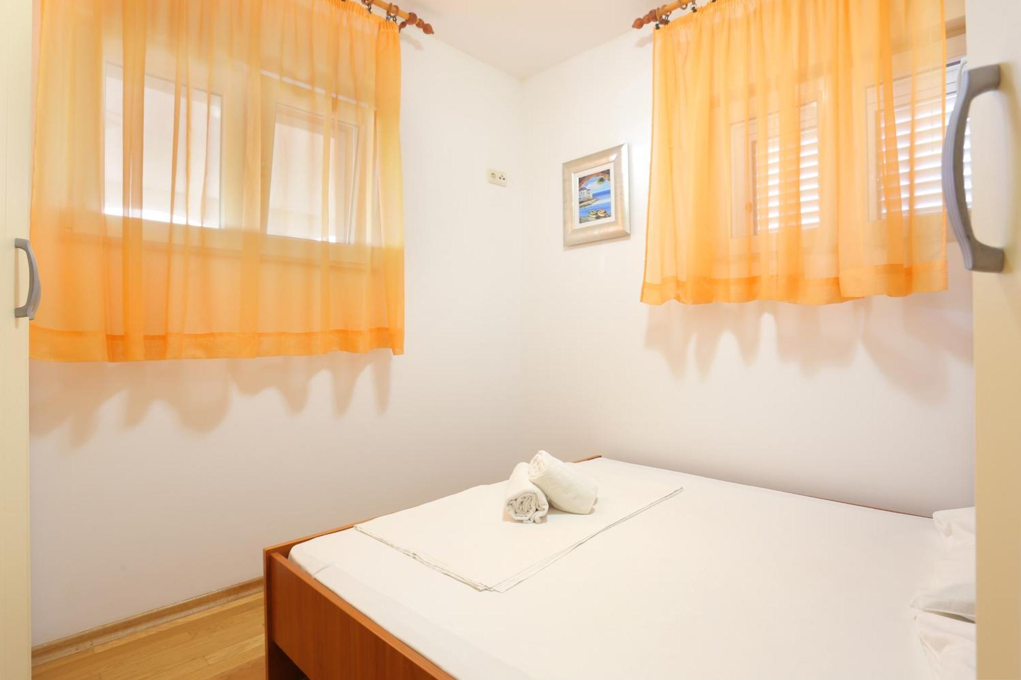 Apartments By The Sea Seget Vranjica, Trogir - 13771 Pokój zdjęcie